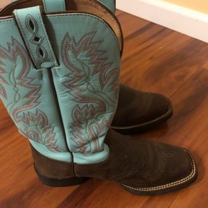 Justin leather boots used in good condition